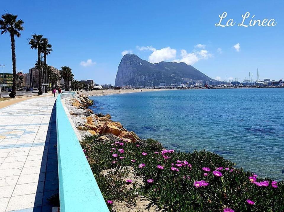 Practico Apartamento A 5 Min Andando De Gibraltar Y El Centro, Frente Al Mar La Línea de la Concepción المظهر الخارجي الصورة