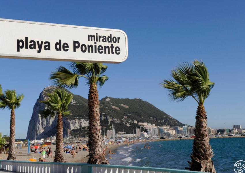 Practico Apartamento A 5 Min Andando De Gibraltar Y El Centro, Frente Al Mar La Línea de la Concepción المظهر الخارجي الصورة