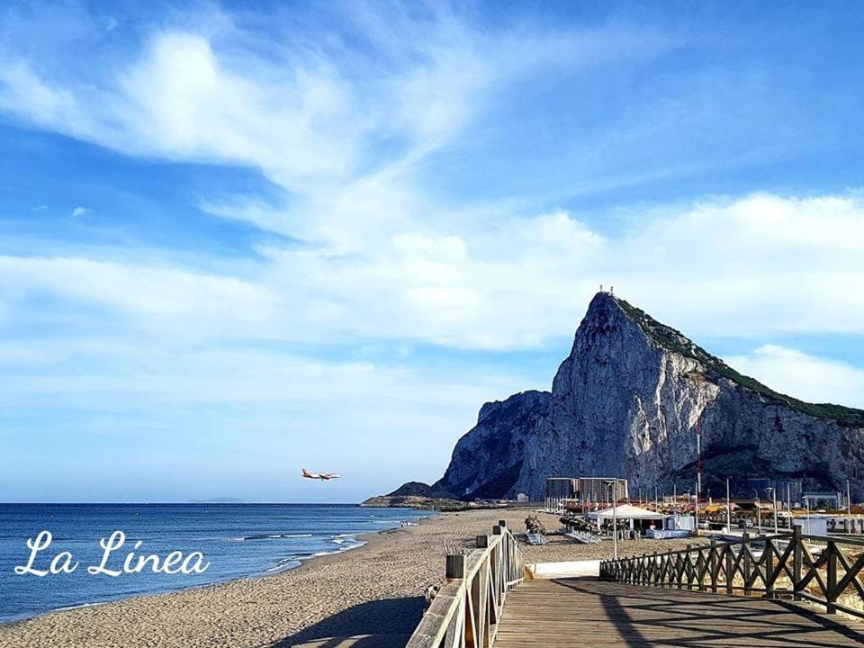 Practico Apartamento A 5 Min Andando De Gibraltar Y El Centro, Frente Al Mar La Línea de la Concepción المظهر الخارجي الصورة